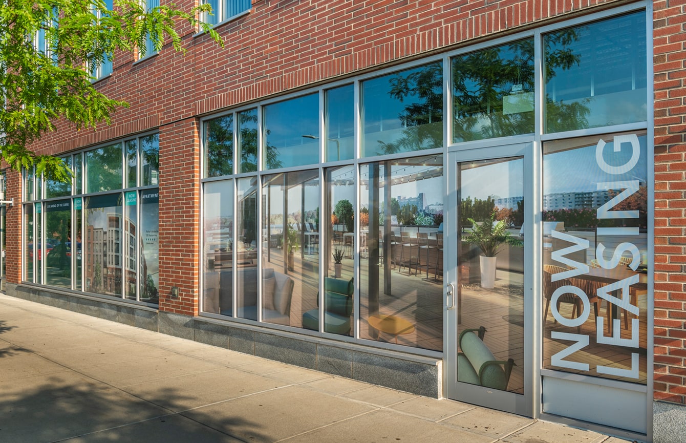 Radius Apartments - Leasing Center (4)